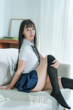 美女尿囗